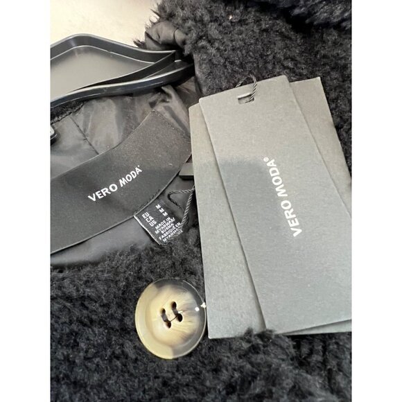 NWT Vero Moda Size M Amanda Faux Fur Teddy Jacket Black Button Front - Picture 4 of 14